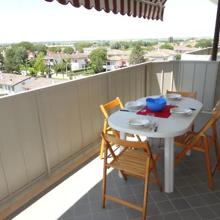 A Few Steps From The With Shared Pool Porto Santa Margherita di Caorle
