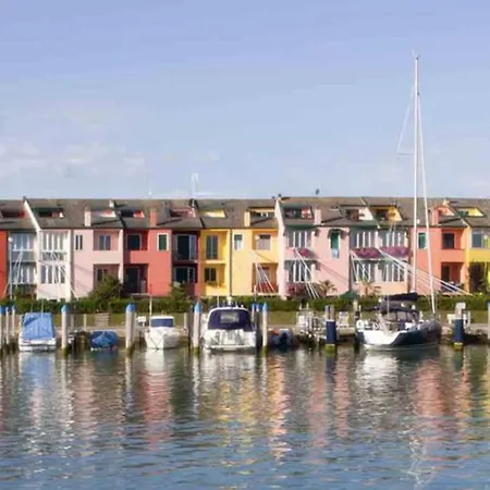 A Few Steps From The With Shared Pool Porto Santa Margherita di Caorle